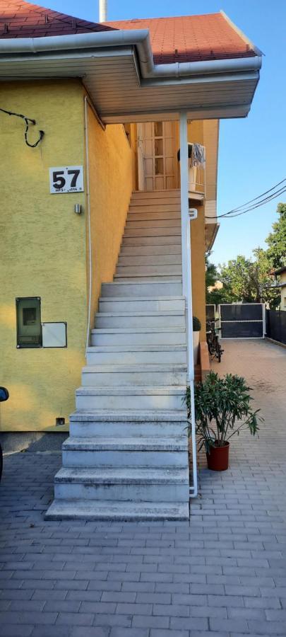 Hi-Bp Garden City Batsanyi Apartment 3 Rooms, Apartment Upstairs Near The City Train With Free Parking Budapest Exterior foto