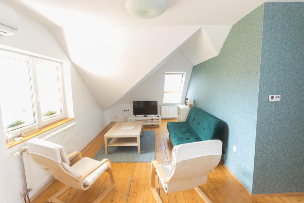Hi-Bp Garden City Batsanyi Apartment 3 Rooms, Apartment Upstairs Near The City Train With Free Parking Budapest Exterior foto