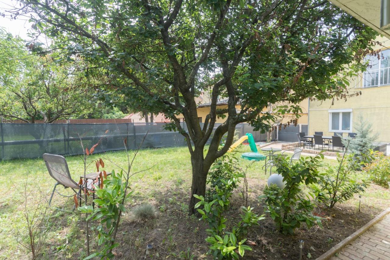 Hi-Bp Garden City Batsanyi Apartment 3 Rooms, Apartment Upstairs Near The City Train With Free Parking Budapest Exterior foto